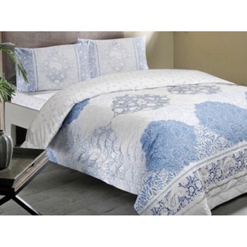 Set 4 anotimpuri cuvertura matlasata pat dublu+cearceaf+2 fete de perna, 4 piese, TAC, Aryan Albastru Set 4 anotimpuri cuvertura matlasata pat dublu+cearceaf+2 fete de perna, 4 piese, TAC, Aryan Albastru