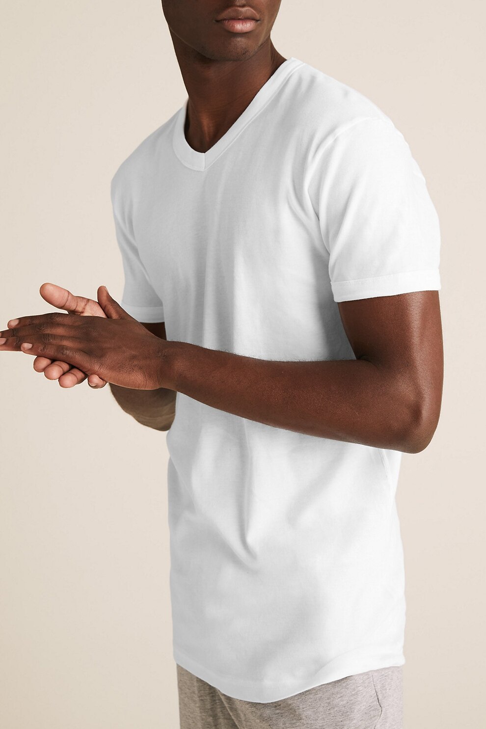 Marks & Spencer, Set de tricouri de casa cu decolteu in V - 3 piese, Alb