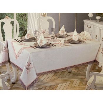 Fata de Masa din bumbac, goblen si dantela 160 x 220 cm, culoare alb , model broderie roz Fata de Masa din bumbac, goblen si dantela 160 x 220 cm, culoare alb , model broderie roz