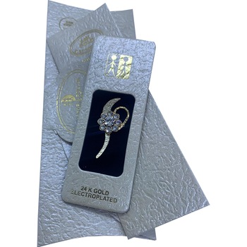 Martisor brosa Garofita cu Cristale, suflat cu aur 24k - Rahel Martisor brosa Garofita cu Cristale, suflat cu aur 24k - Rahel