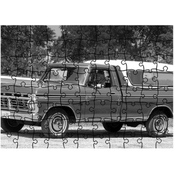 Puzzle Heartwork 96 piese, Ford F-150 Ranger XLT 1975, Latime 40,5 cm x Inaltime 28,5 cm Puzzle Heartwork 96 piese, Ford F-150 Ranger XLT 1975, Latime 40,5 cm x Inaltime 28,5 cm
