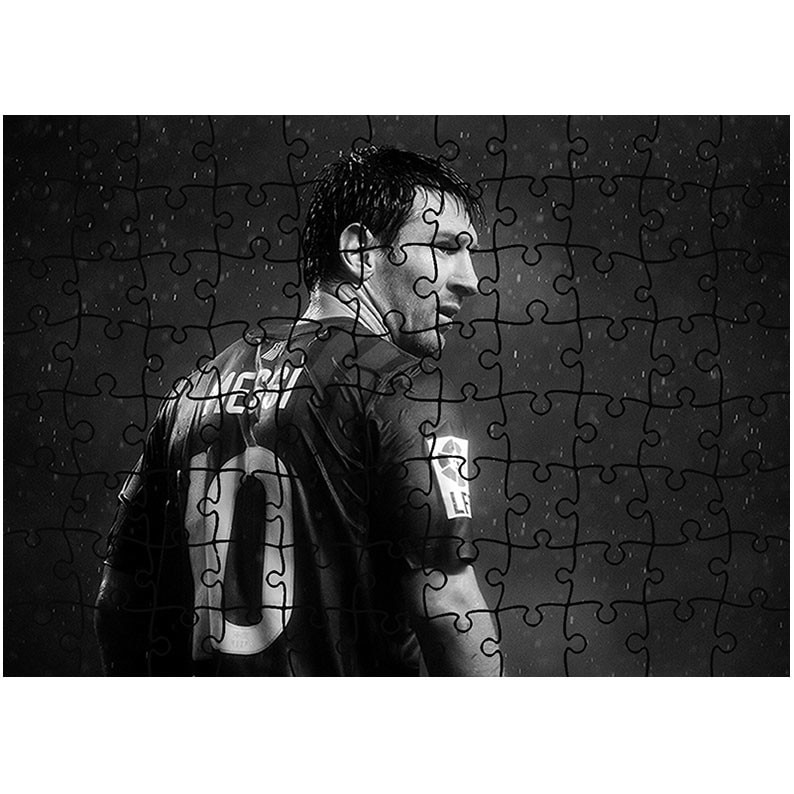 Puzzle Heartwork 96 piese, Lionel Messi Alb Negru, Latime 40,5 cm x Inaltime 28,5 cm