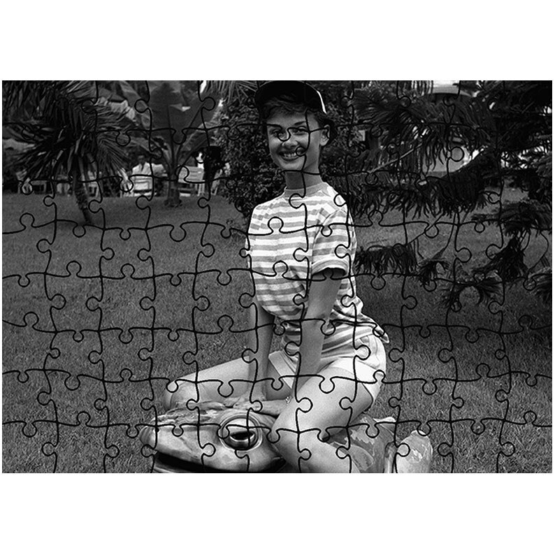 Puzzle Heartwork 96 piese, Audrey Hepburn in parc, Latime 40,5 cm x Inaltime 28,5 cm