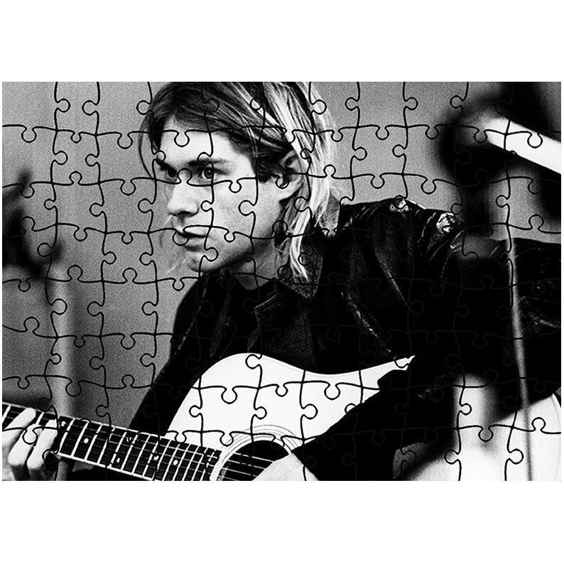 Puzzle Heartwork 96 piese, Kurt Cobain cantand la chitara, Latime 40,5 cm x Inaltime 28,5 cm