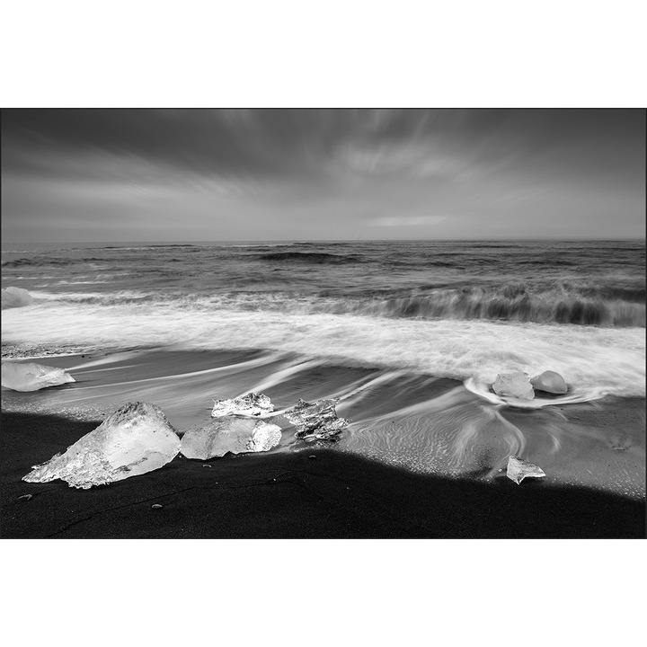 Fototapet Plaja Mare Valuri 270cm x 180cm Alb-negru, Efect 3D, Creative decor