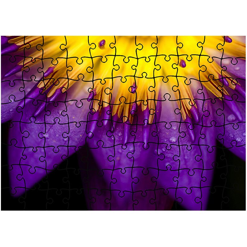 Puzzle Heartwork 96 piese, Petale violet si galbene, Latime 40,5 cm x Inaltime 28,5 cm