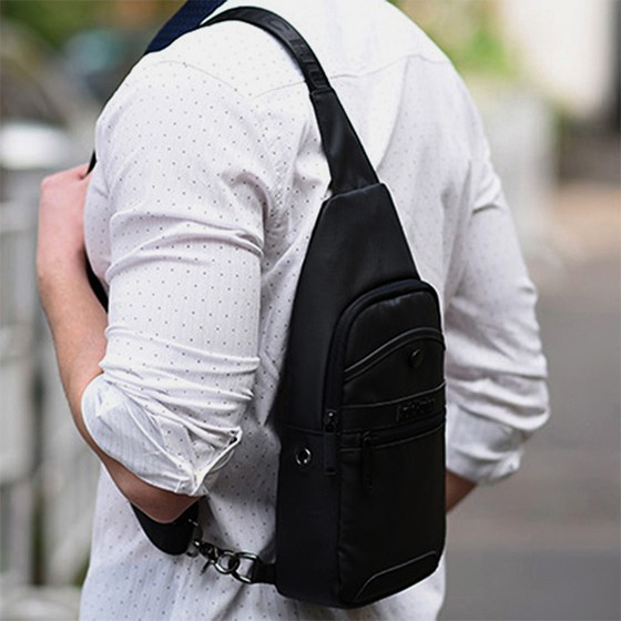 Geanta pentru laptop sau tableta, Arctic Hunter, Pat Sling, 100% Poliester, Fermoar si catarama, 34 x 16,5 x 7cm, Negru