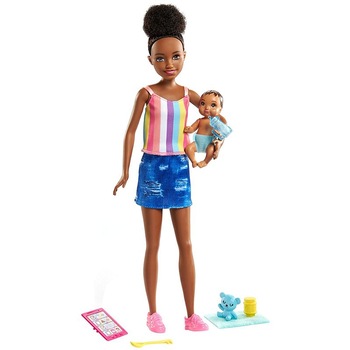 Papusa Barbie Barbie®Skipper™ Babysitters Inc.™ , mulatra cu bebelus inclus si 6 accesorii, 30 cm Papusa Barbie Barbie®Skipper™ Babysitters Inc.™ , mulatra cu bebelus inclus si 6 accesorii, 30 cm