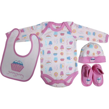 Set cadou bebe 4 piese, Primii Pasi, 0-6 luni Set cadou bebe 4 piese, Primii Pasi, 0-6 luni