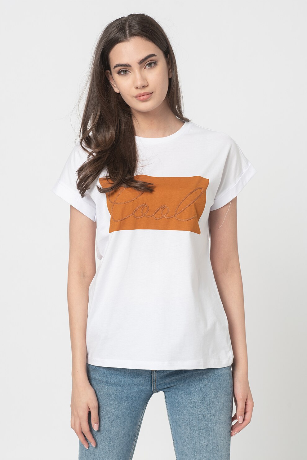 Vila, Tricou cu aplicatie text Kamaty, Alb/Maro coniac