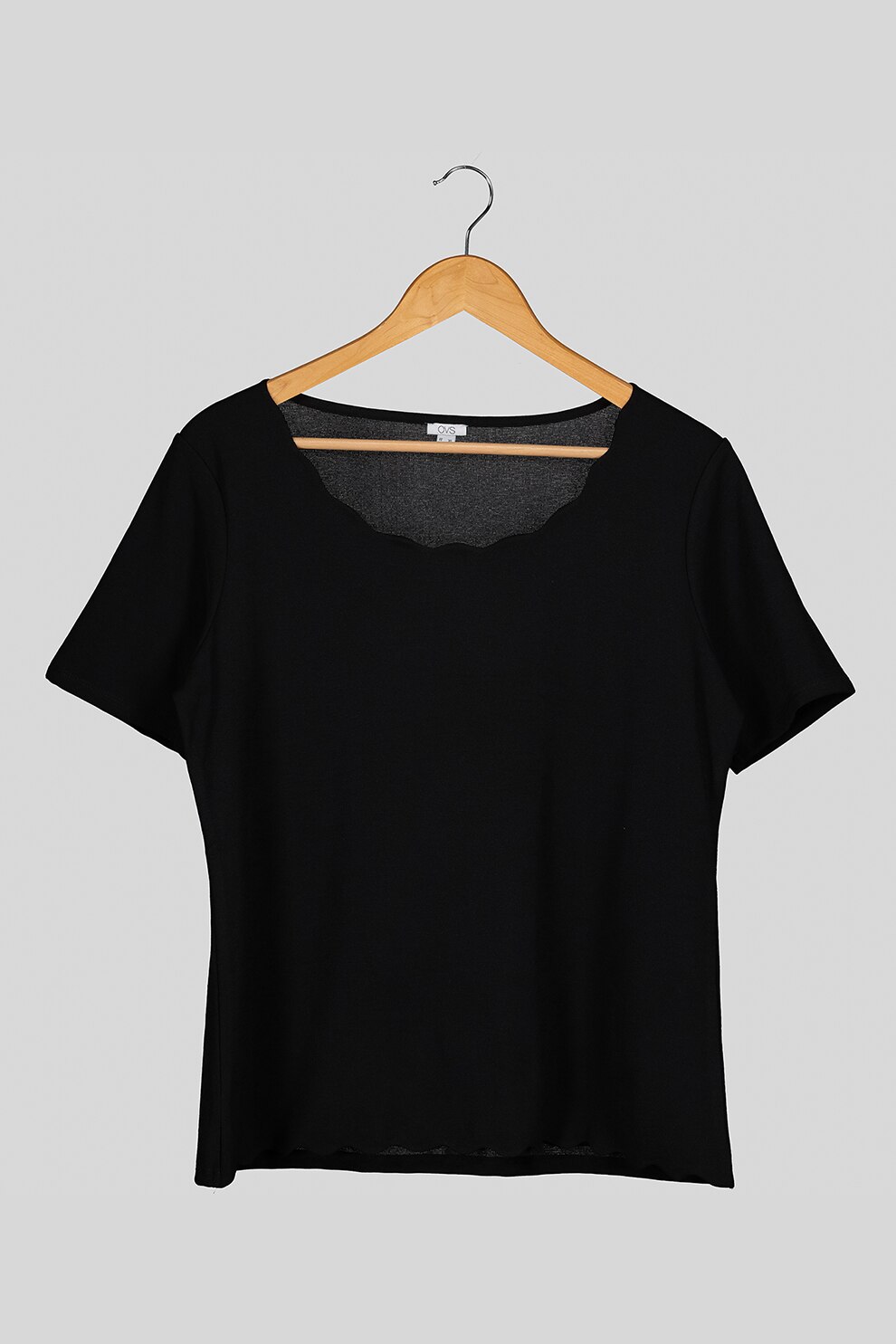 OVS, Tricou tricotat fin cu decolteu valurit, Negru