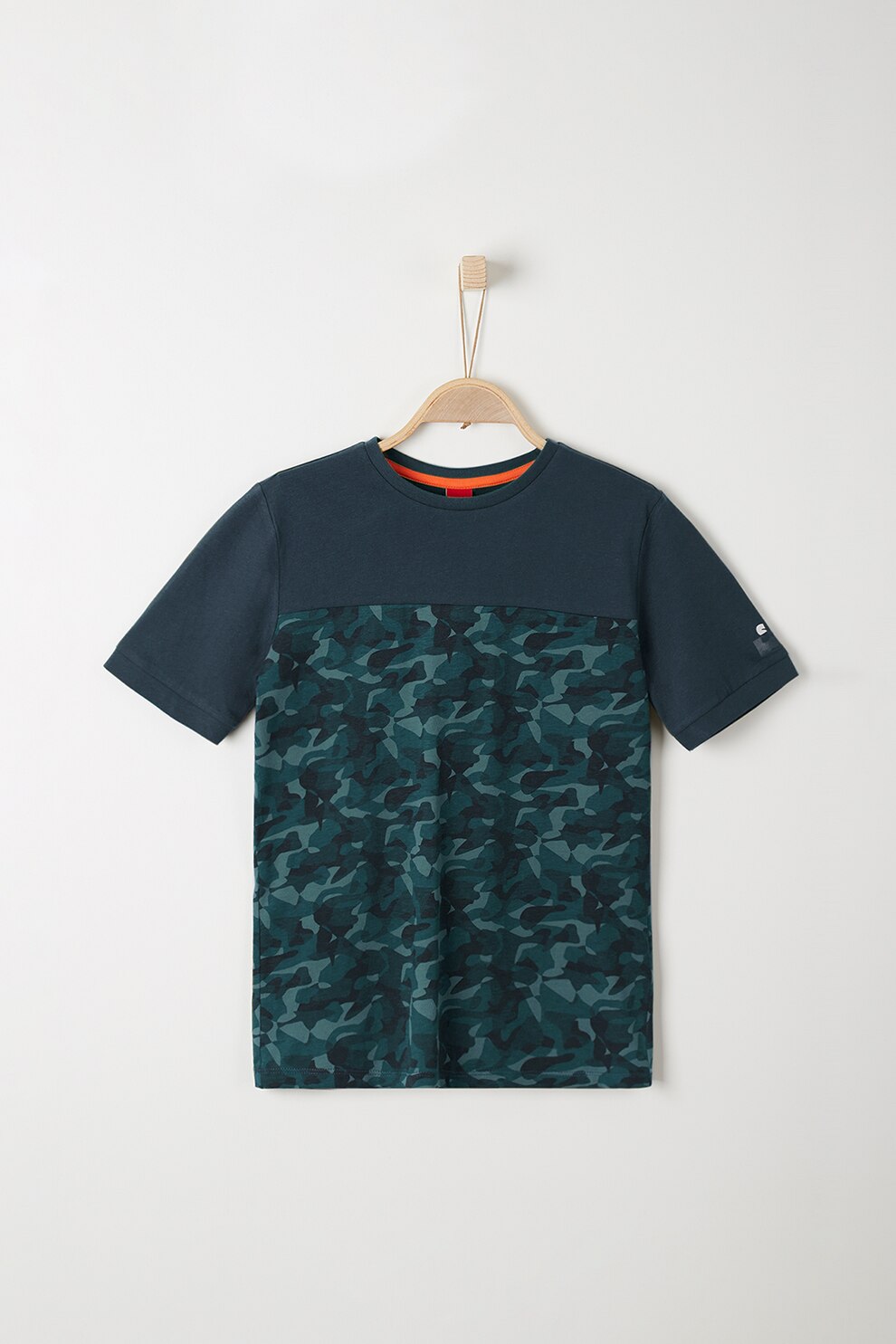 s.Oliver, Tricou colorblock cu imprimeu camuflaj, Albastru inchis/Verde englez/Albastru petrol