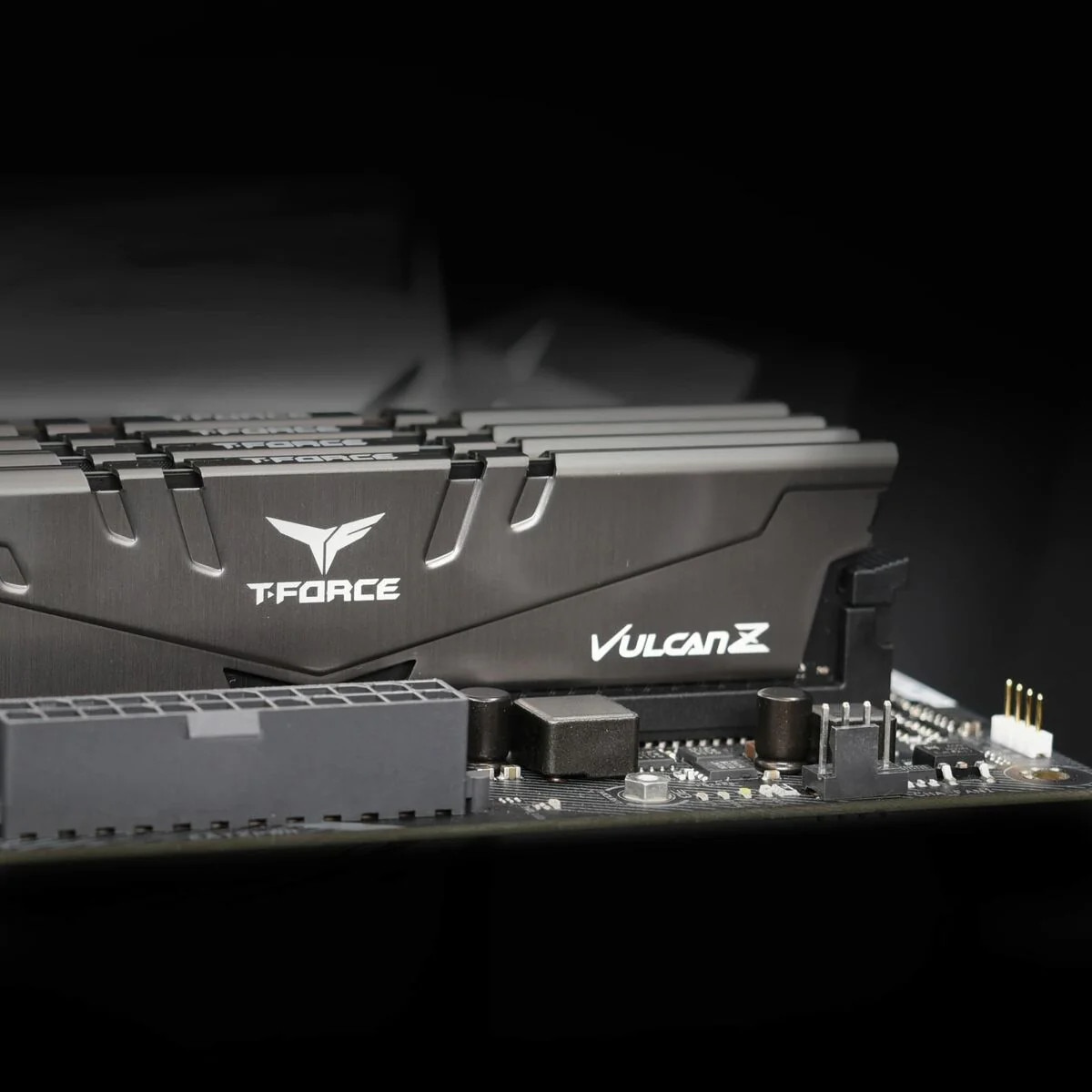 Memorie TeamGroup Vulcan Z 32GB 2x16GB DDR4 3200MHz CL16 1.35V