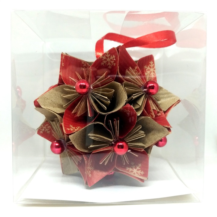 Globe Kusudama - текстурирано червено
