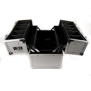 Szerszámosládák, táskák és rendezők