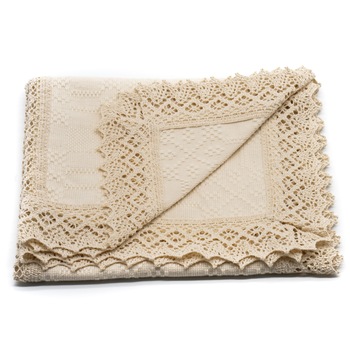 Fata de masa traditionala, crem, dimensiune 75x45 cm, dreptunghiulara Fata de masa traditionala, crem, dimensiune 75x45 cm, dreptunghiulara