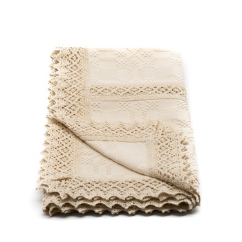 Fata de masa traditionala, crem, dimensiune 110x60 cm, dreptunghiulara Fata de masa traditionala, crem, dimensiune 110x60 cm, dreptunghiulara