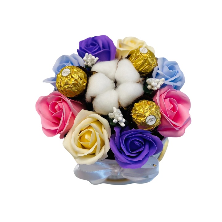 Cutie Cadou, ChocoBox, GiftBox III, include Trandafiri si Praline Ferrero Rocher