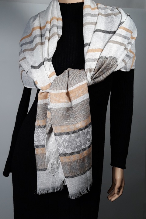 Дамски шал, бяло/бежово, абстрактен десен, размер 70/180см