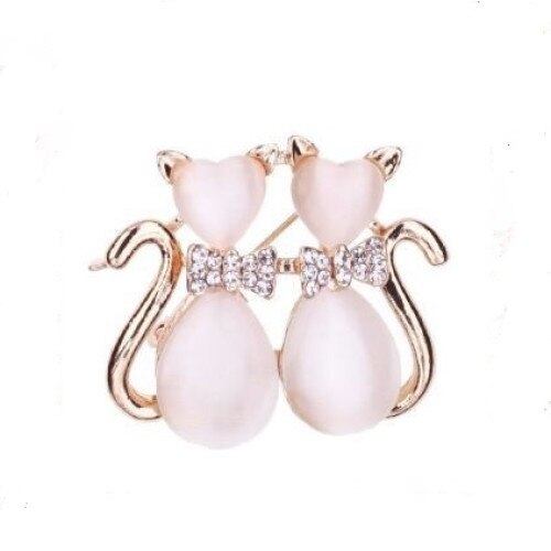 Martisor brosa in cutie rosie