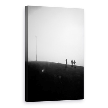 Tablou canvas - Guilherme Pontes - Turisti in ceata, 60 x 90 cm Tablou canvas - Guilherme Pontes - Turisti in ceata, 60 x 90 cm