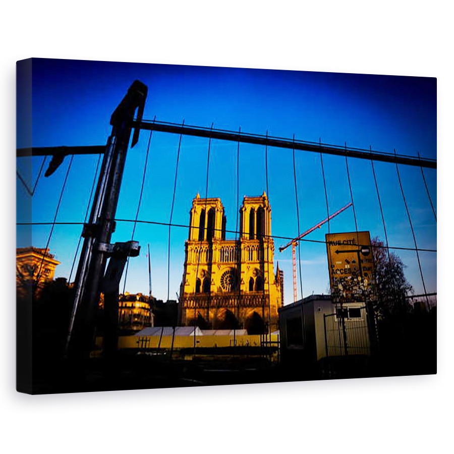 Tablou canvas - Guilherme Pontes - Notre Dame in reconstructie, 40 x 60 cm