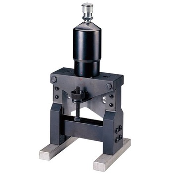 Dispozitiv de taiat bare metalice cu presiunea maxima de 700 bari marca Kudos Dispozitiv de taiat bare metalice cu presiunea maxima de 700 bari marca Kudos