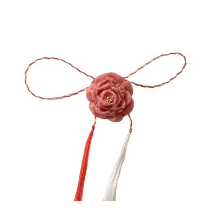 Martisor handmade brosa trandafir roz B1