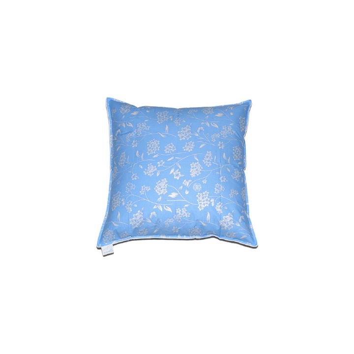 Perna traditionala din puf de gasca, decorativa, dimensiune 40x40cm HTT, model 100% bumbac, culoare Albastru, greutate 0,300 kg, forma patrata, cusatura dubla