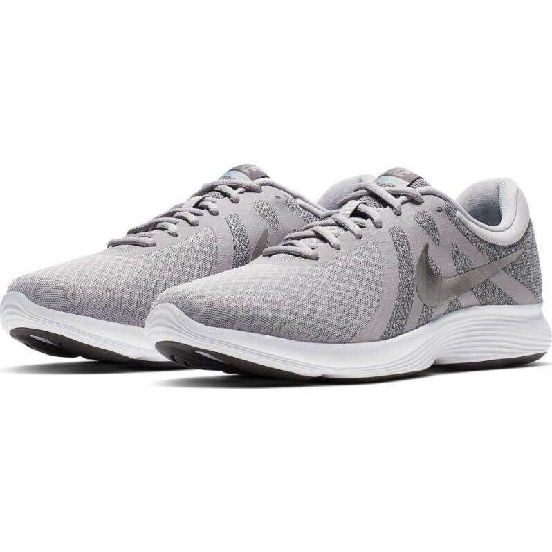 nike revolution m