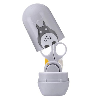 Set 4 piese pentru ingrijirea unghiilor bebelusului avand unghiera, pila pvc, forfecuta si penseta - Pisica Cutie Gri Set 4 piese pentru ingrijirea unghiilor bebelusului avand unghiera, pila pvc, forfecuta si penseta - Pisica Cutie Gri