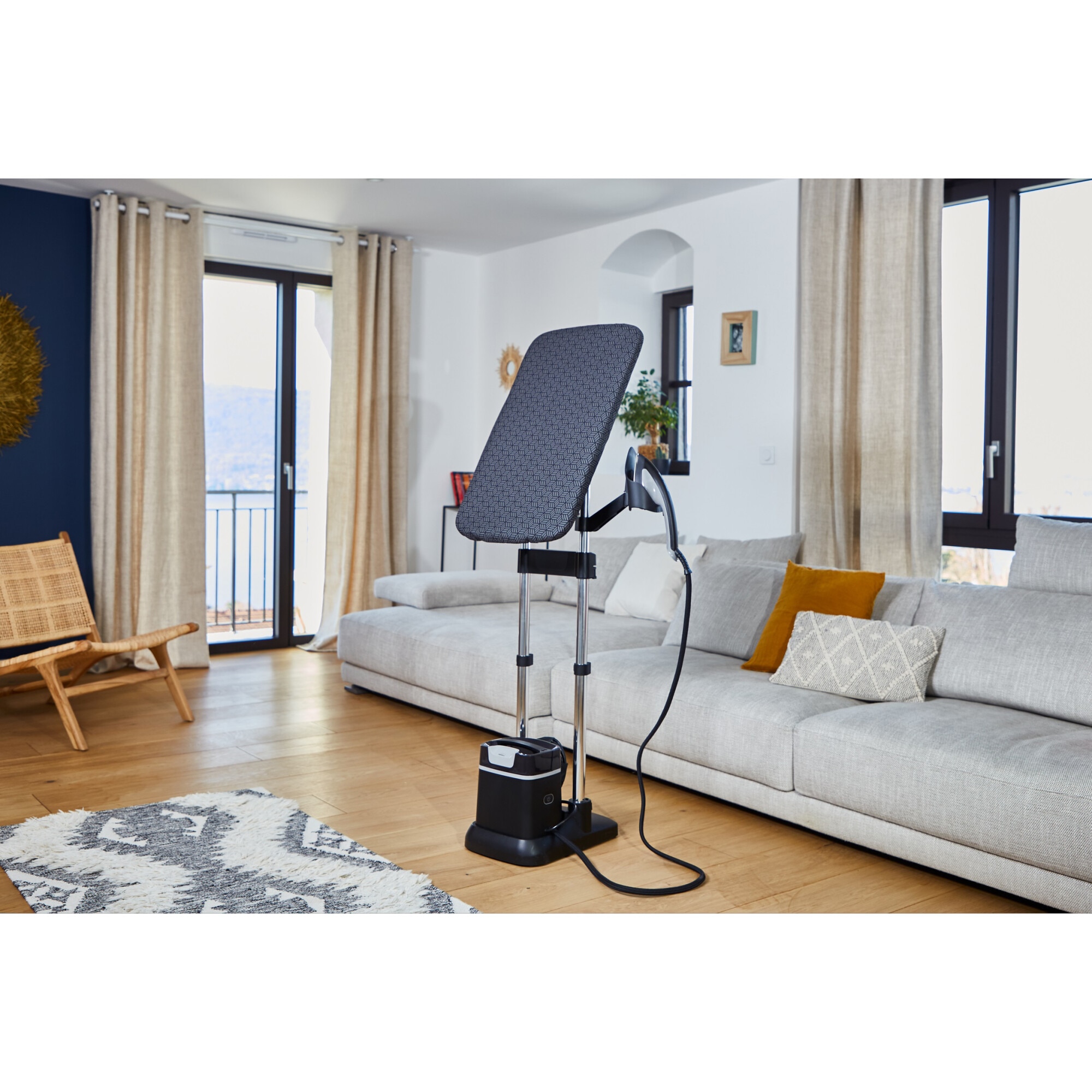 RESIGILAT: Aparat de calcat vertical cu abur de inalta presiune Tefal Ixeo+ All-in-One QT1510E0, 2980 W, jet abur 90 g/ min, 5 bar, 1 l, autonomie 40 min, negru