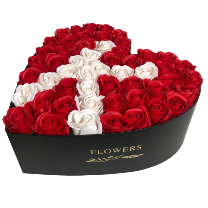 Персонализирана флорална композиция с буквата К, черна кутия сърце с 49 сапунени рози