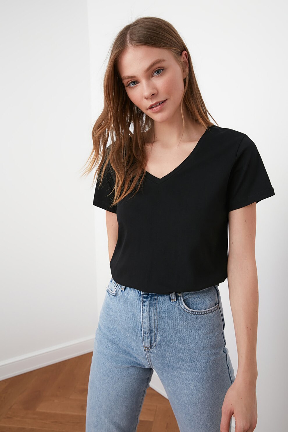 Trendyol, Tricou din bumbac cu decolteu in V, Negru
