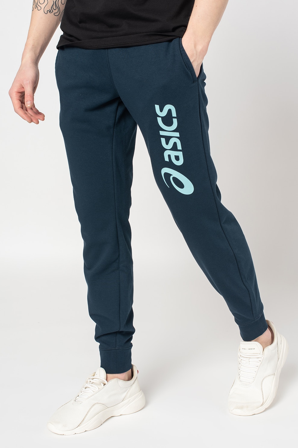 pantaloni asics online