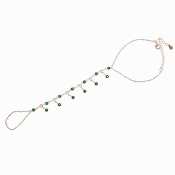 Bratara de mana de inspiratie arabeasca, stil oriental sau indian, prindere pe dupa deget cu inel inclus, din aliaj placat Rose Gold si cu cristale Zirconii Verzi Bratara de mana de inspiratie arabeasca, stil oriental sau indian, prindere pe dupa deget cu inel inclus, din aliaj placat Rose Gold si cu cristale Zirconii Verzi