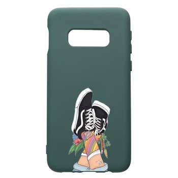 Husa Premium Silicon Compatibila Cu Samsung Galaxy S10e, Vans- Gym Shoes, cu interiorul din material textil, protectie camera, Forest Green, PFG600 Husa Premium Silicon Compatibila Cu Samsung Galaxy S10e, Vans- Gym Shoes, cu interiorul din material textil, protectie camera, Forest Green, PFG600