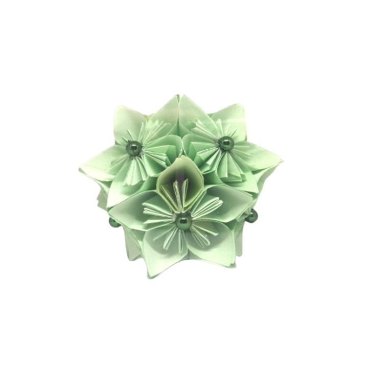 Globe Kusudama - всичко светло зелено