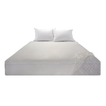Set 3 piese impermeabile Metru Patrat, compus din husa de protectie impermeabila cu elastic pentru saltea de 150/190 + 2 huse impermeabile pentru perna de 50/70 Set 3 piese impermeabile Metru Patrat, compus din husa de protectie impermeabila cu elastic pentru saltea de 150/190 + 2 huse impermeabile pentru perna de 50/70