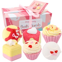 set cadou 6 bombe de baie efervescente organice cu unt de shea si uleiuri esentiale cu aspect de prajiturele diferite arome beauty amp care roz imagen 43_0_
0