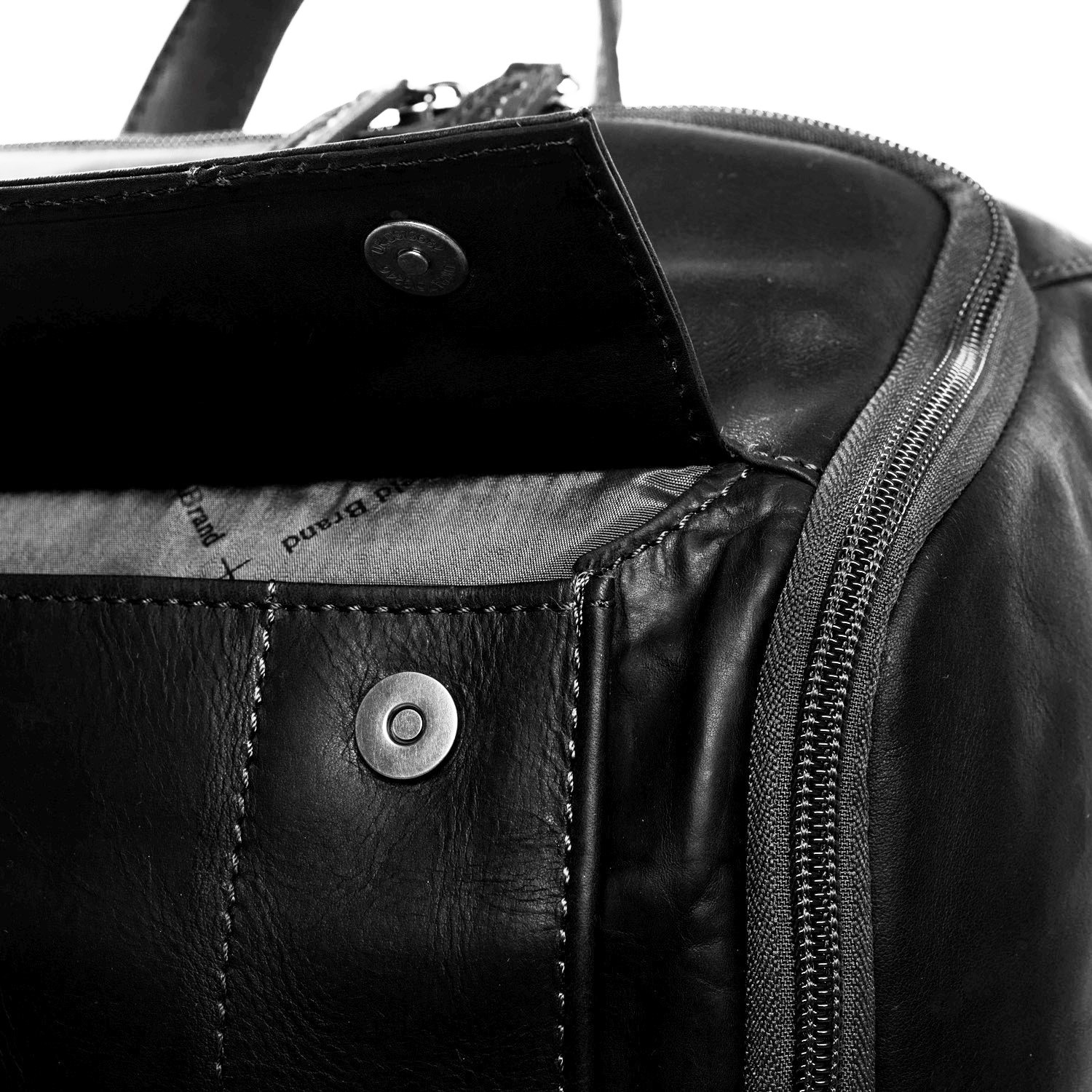 Rucsac pentru laptop de 15,4 inch, The Chesterfield Brand, din piele neagra model Rich
