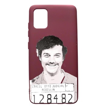 Husa Premium TPU compatibila cu Samsung Galaxy S20 Plus, Narcos Pablo Escobar, cu interiorul din material textil, protectie camera, Burgundy, PBR443 Husa Premium TPU compatibila cu Samsung Galaxy S20 Plus, Narcos Pablo Escobar, cu interiorul din material textil, protectie camera, Burgundy, PBR443