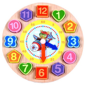 Ceas din lemn cu forme geometrice 12 piese Ceas din lemn cu forme geometrice 12 piese