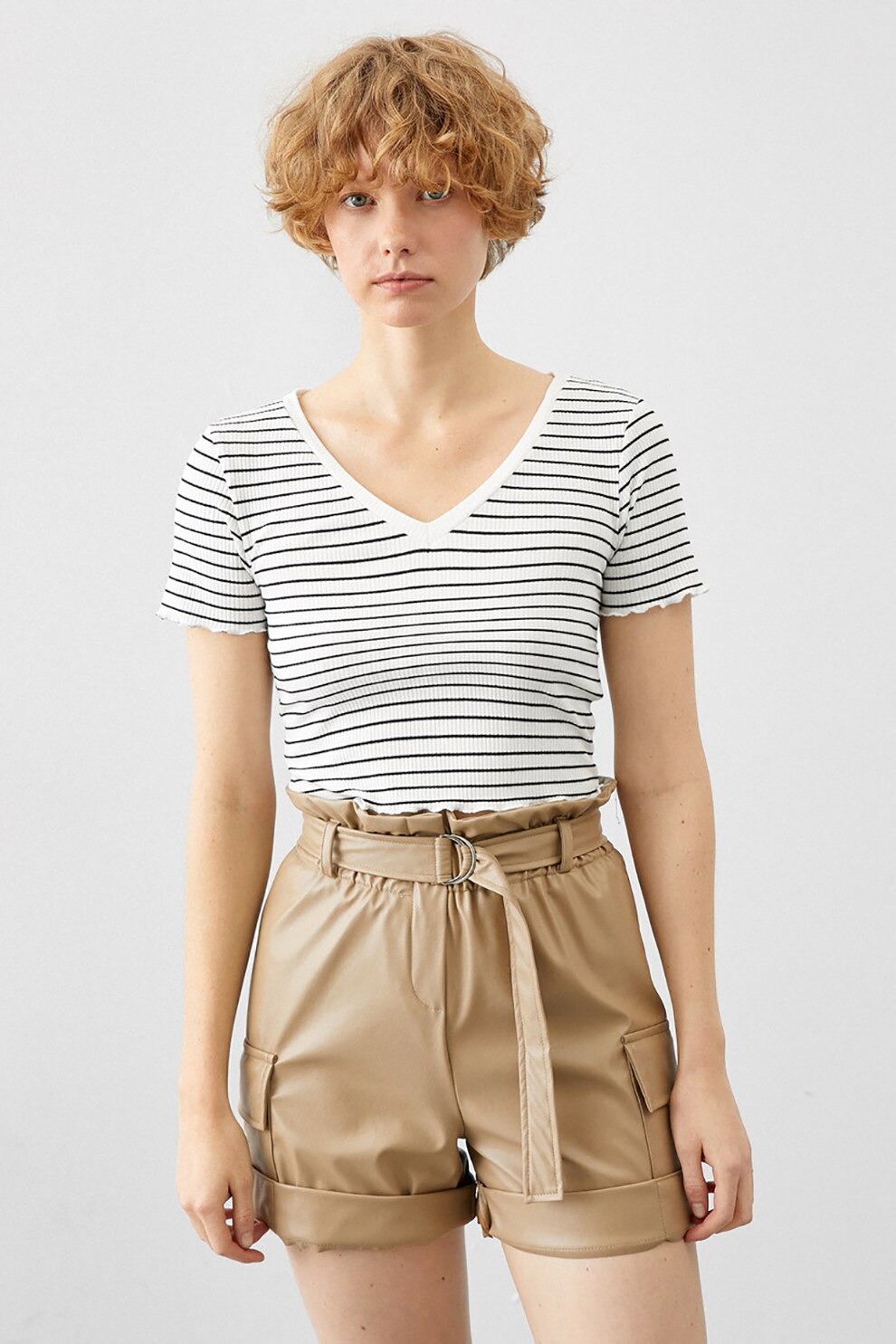 KOTON, Tricou crop striat cu decolteu in V, Alb/Negru