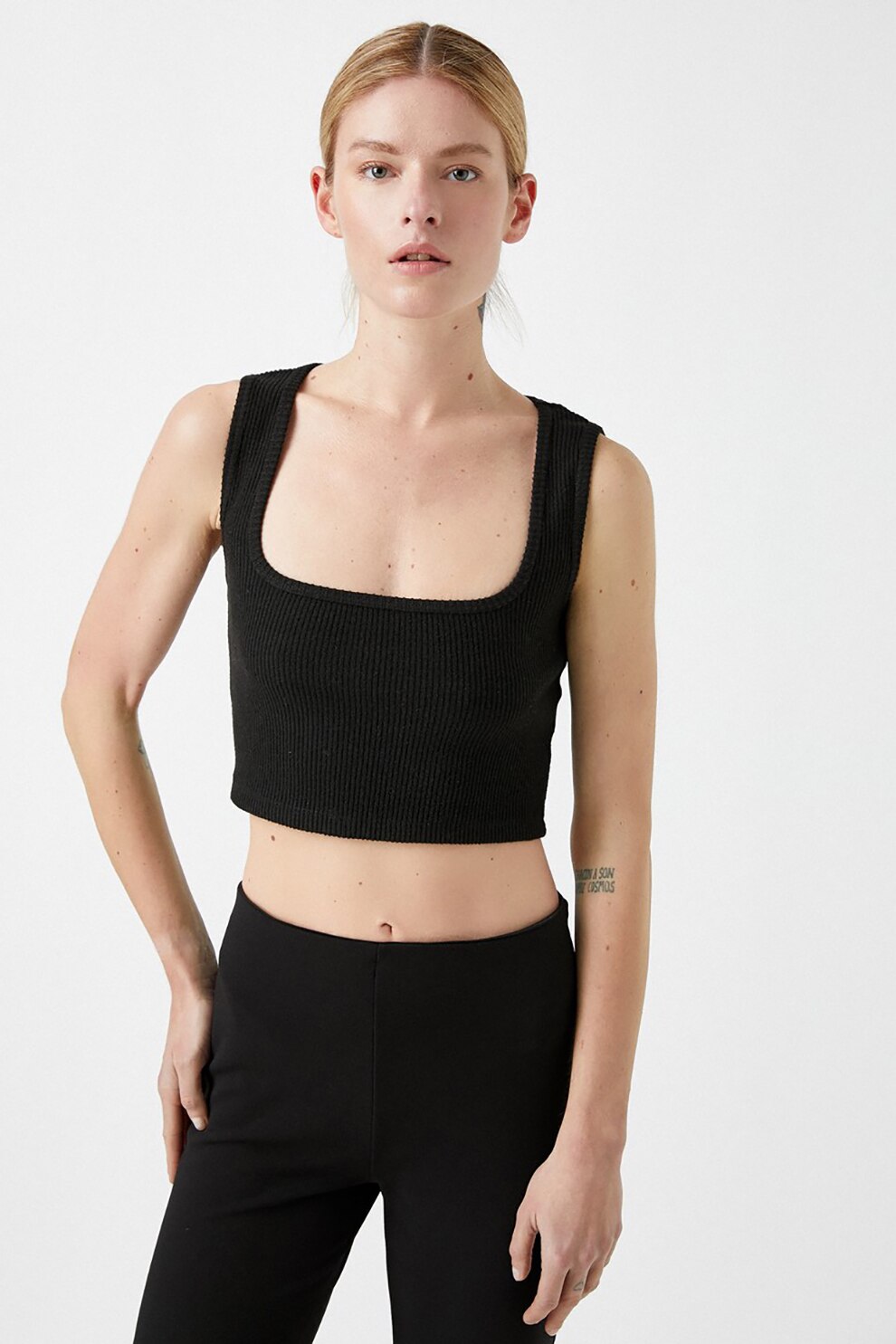 KOTON, Top crop cu decolteu patrat, Negru