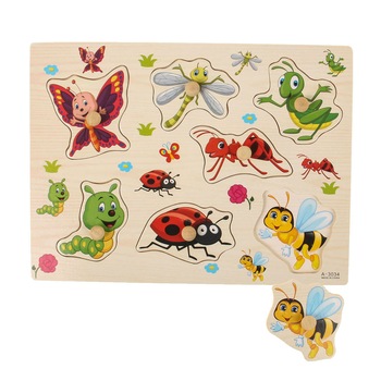 Puzzle insecte din lemn cu maner ajutator 7 piese Puzzle insecte din lemn cu maner ajutator 7 piese