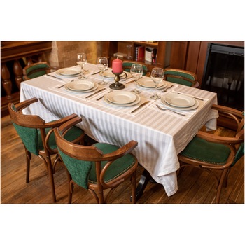 Set 2 fete de masa Damasc Somnart, 150x180 cm, 100% bumbac damasc, 6 persoane Set 2 fete de masa Damasc Somnart, 150x180 cm, 100% bumbac damasc, 6 persoane