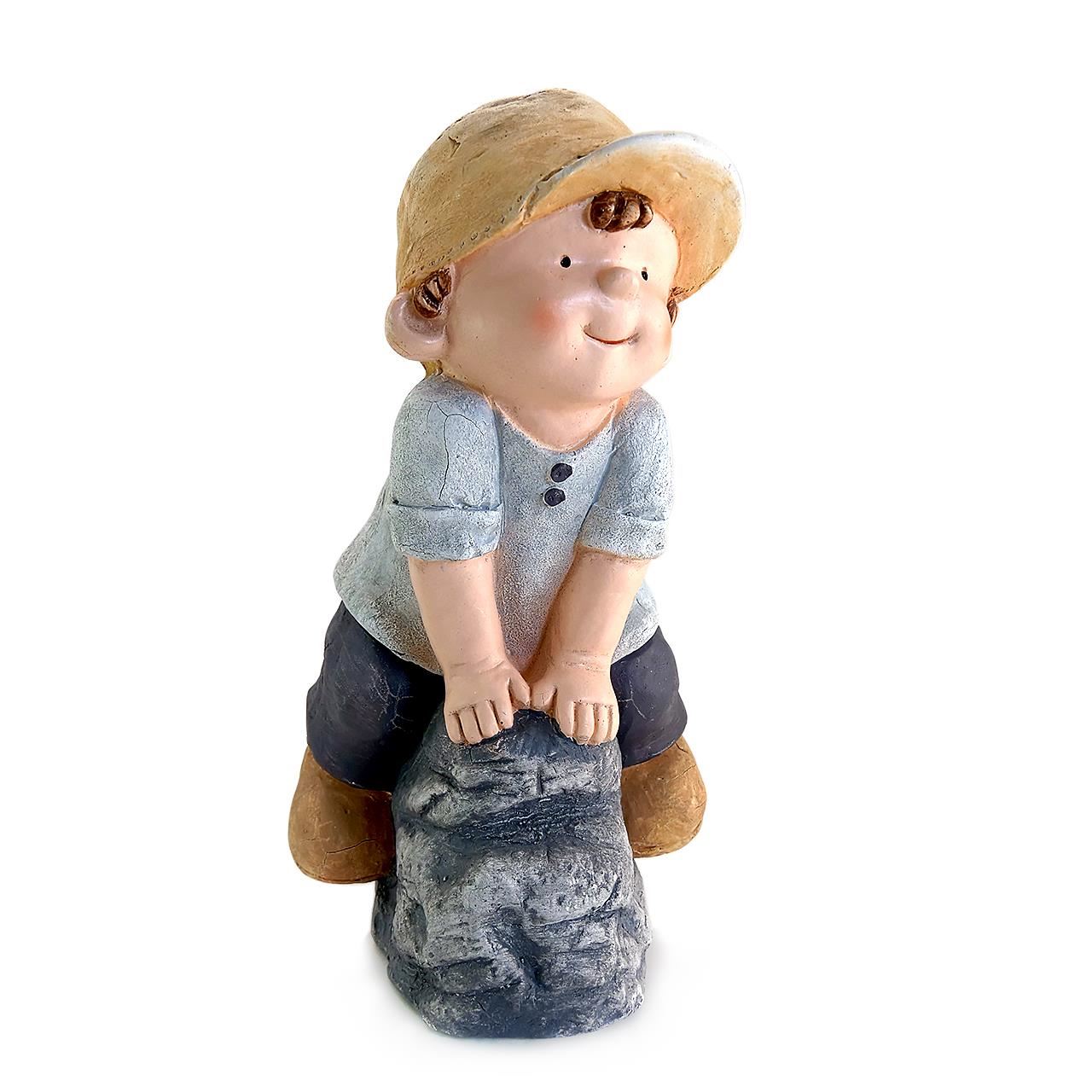 Decoratiune gradina, ceramica, baiat pe piatra, 31x23x42 cm