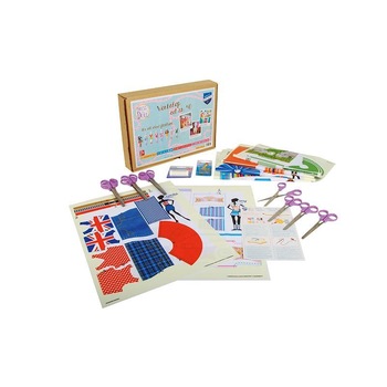 Atelierul de creatie vestimentara nr. 40, Dress Your Doll Atelierul de creatie vestimentara nr. 40, Dress Your Doll