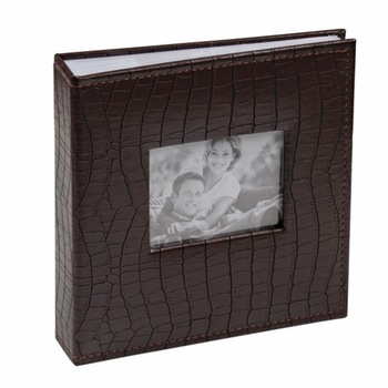 Album foto Pufo, 200 poze, design tip piele de crocodil, 22 x 22 cm, coperta maro Album foto Pufo, 200 poze, design tip piele de crocodil, 22 x 22 cm, coperta maro